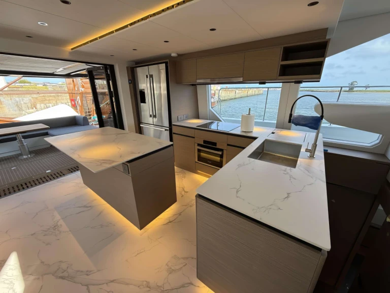 Pronájem Jachta v Bahamy -Xquisite Yachts Xquisite Hybrid
