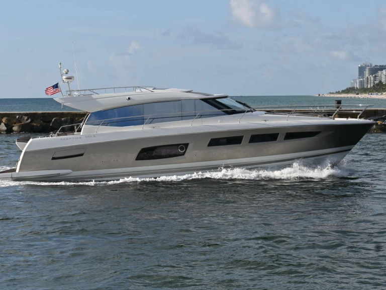 Pronajmout si Prestige Yachts 60 Prestige v Karibik