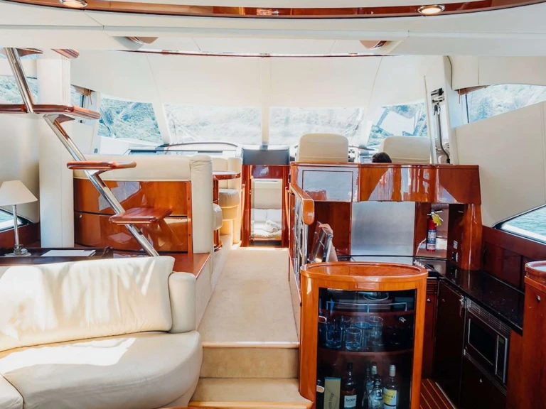 Pronájem Jachta Fairline-Squadron s licencí