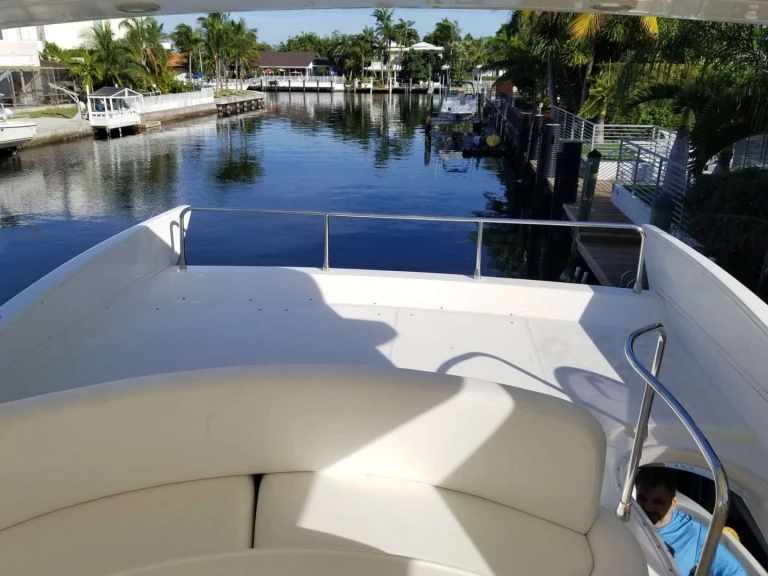 Pronájem Jachta v Miami Beach -Azimut Shedai