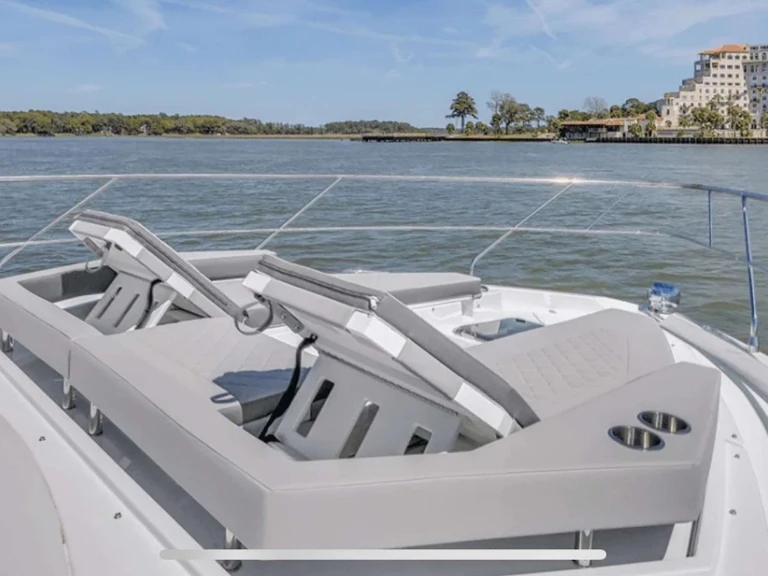 Cruisers TriFecta jednotlivci a charterové společnosti v Delray Beach