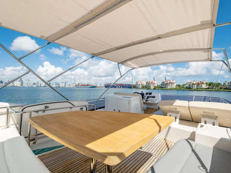Pronájem jachty v Bahamy -Prestige Yachts Whisky and Waves na Samboatu