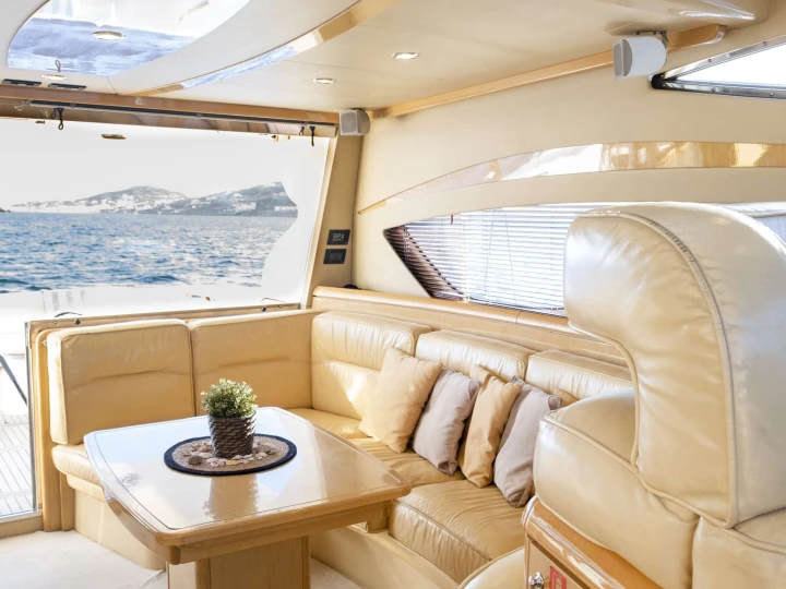 Pronájem lodi Ferretti ARABELLA v Mykonos (ostrov) na Samboatu