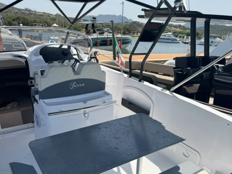 Saver Saver 750 Cabin  jednotlivci a charterové společnosti v Porto Rotondo