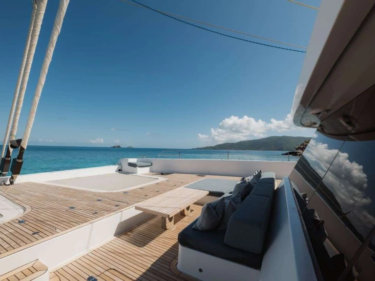 Pronájem jachty v Canouan Island -Sunreef ENTRE4 na Samboatu