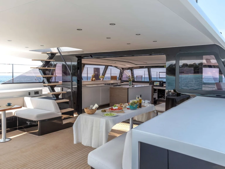 Pronájem Katamarán Gunboat s licencí