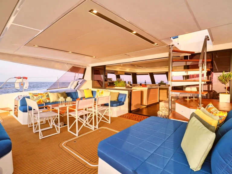Pronájem Jachta v Nea Peramos -Fountaine Pajot APHAEA