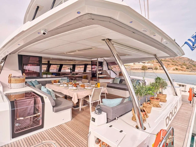 Pronajmout si Fountaine Pajot DOLLY v Ionian coast