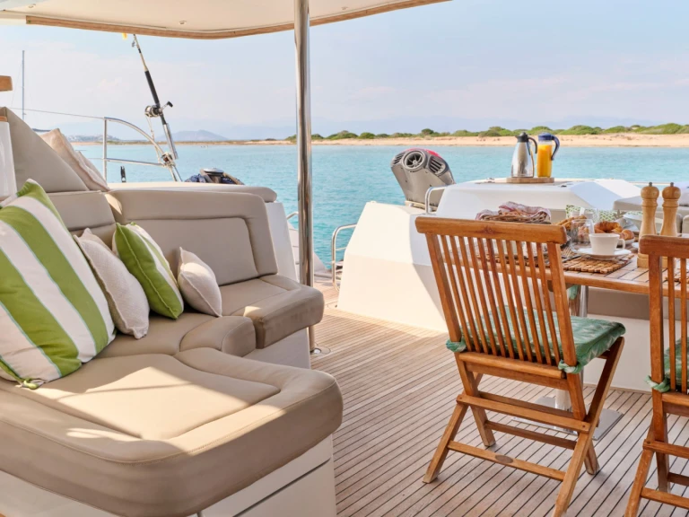 Pronájem lodi Fountaine Pajot WORLD'S END (MED) v Nea Peramos na Samboatu