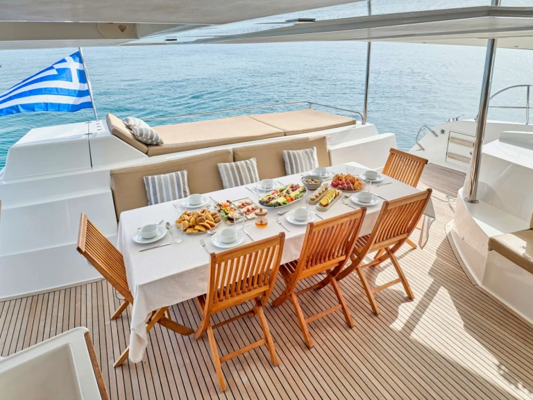 Pronájem jachty v Nea Peramos -Fountaine Pajot HIGH FIVE na Samboatu