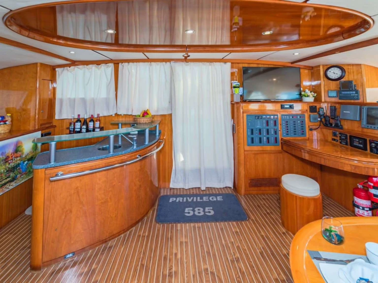 Pronájem jachty v Rodney Bay -PRIVILEGE ALLIAURA MARINE GROUP Lady Marigot na Samboatu