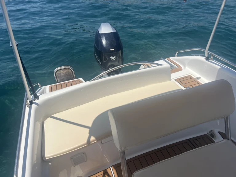 Pronajmout Motorová loď se skipperem či ne Poseidon v Kiotari
