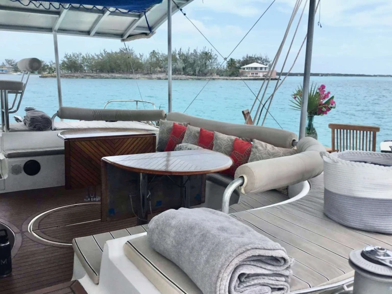 Pronájem Jachta Fountaine Pajot s licencí