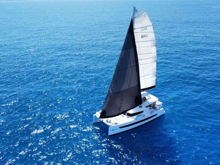 Pronájem Jachta Bali s licencí