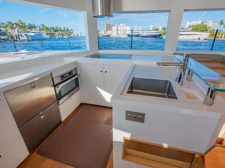 Pronajmout Jachta se skipperem či ne Nishii Shipyards v Nassau