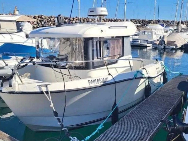 Pronajmout si Quicksilver Activ 605 Pilothouse v Sesimbra