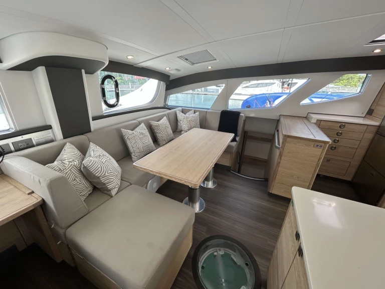 Pronájem Jachta v Freeport -Xquisite Yachts SV Valhalla