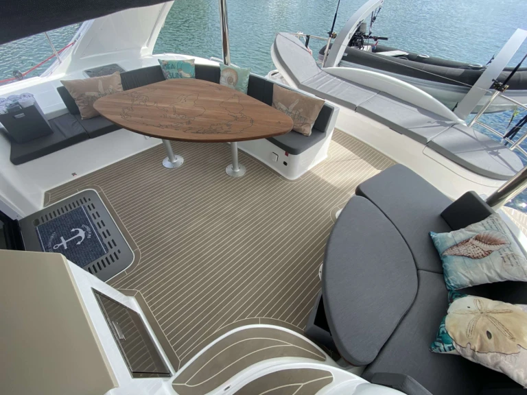 Pronájem lodi Xquisite Yachts SV Valhalla v Freeport na Samboatu