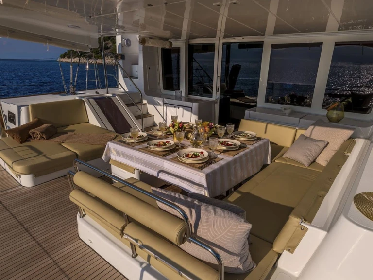 Pronájem lodi Lagoon FLO v Mykonos (ostrov) na Samboatu