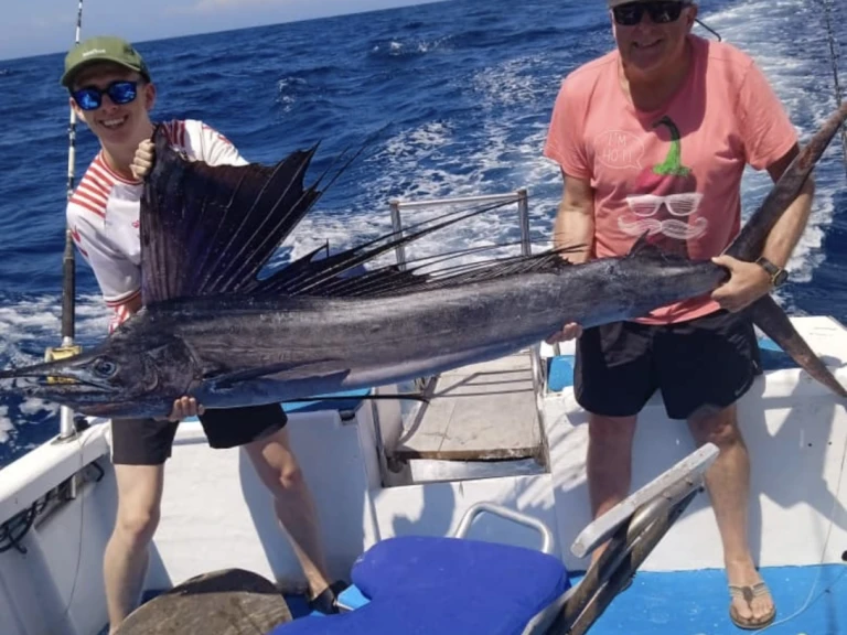 Pronájem lodi Bahía Culebra lákavé ceny custom