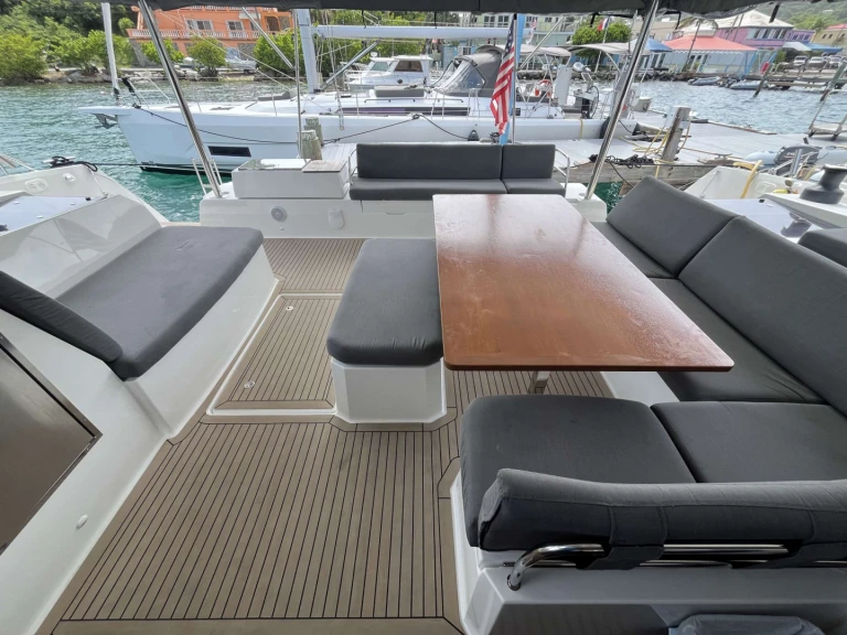 Pronájem Jachta v Freeport -Fountaine Pajot BOUNTIFUL