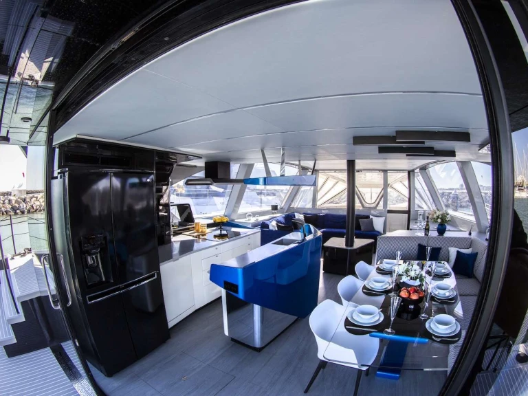 Wave Catamarans WAVE  jednotlivci a charterové společnosti v Portisco
