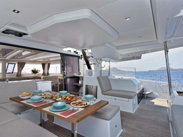 Pronájem lodi Fountaine Pajot HELIDONI v Volos na Samboatu