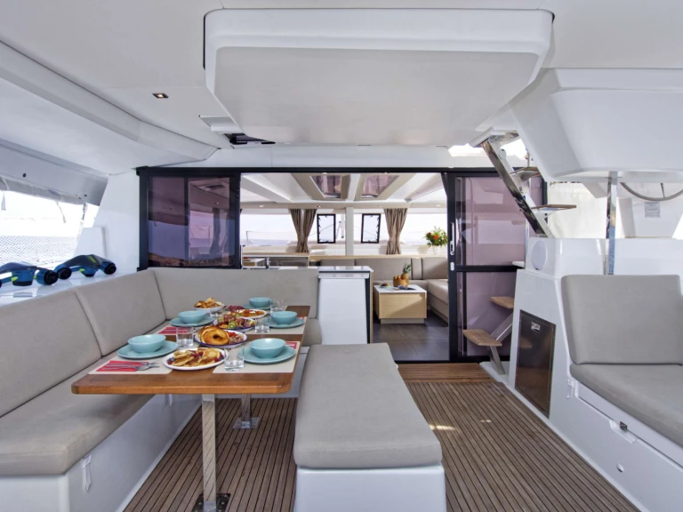 Pronajmout Jachta se skipperem či ne Fountaine Pajot v Volos
