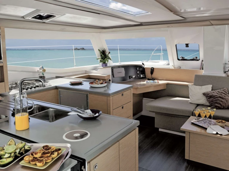 Pronájem Jachta Fountaine Pajot s licencí