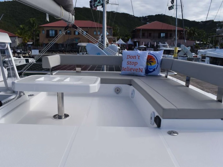 Pronajmout si Leopard BELIEVEN v Saint Thomas Island
