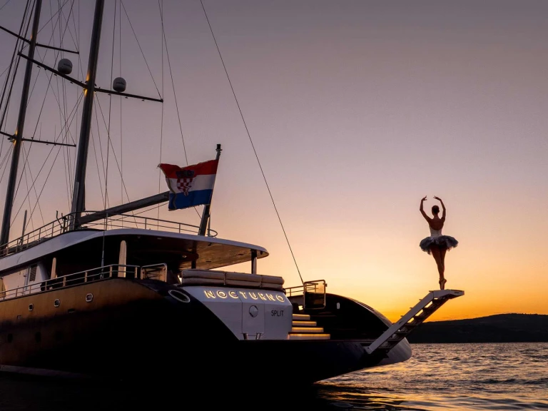 Pronájem lodi Rayburn Custom Yachts Nocturno v Chorvatsko na Samboatu