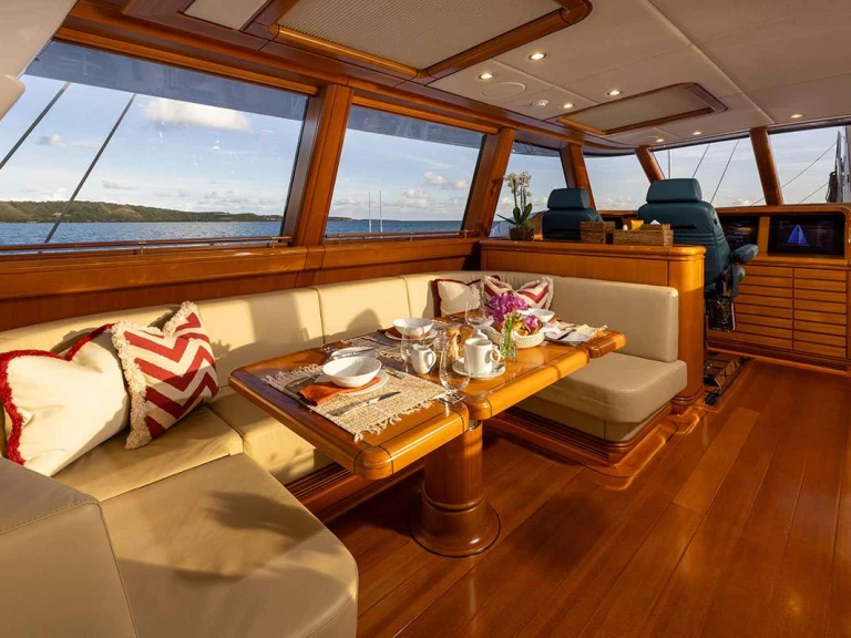 Pronajmout si Royal Huisman HYPERION v Palma de Mallorca