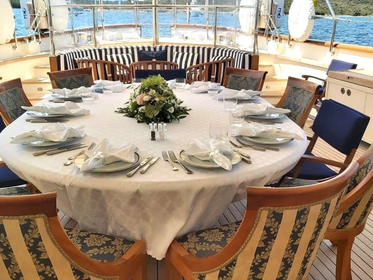 Pronájem jachty v Monte-Carlo -Perini Navi ELLEN na Samboatu