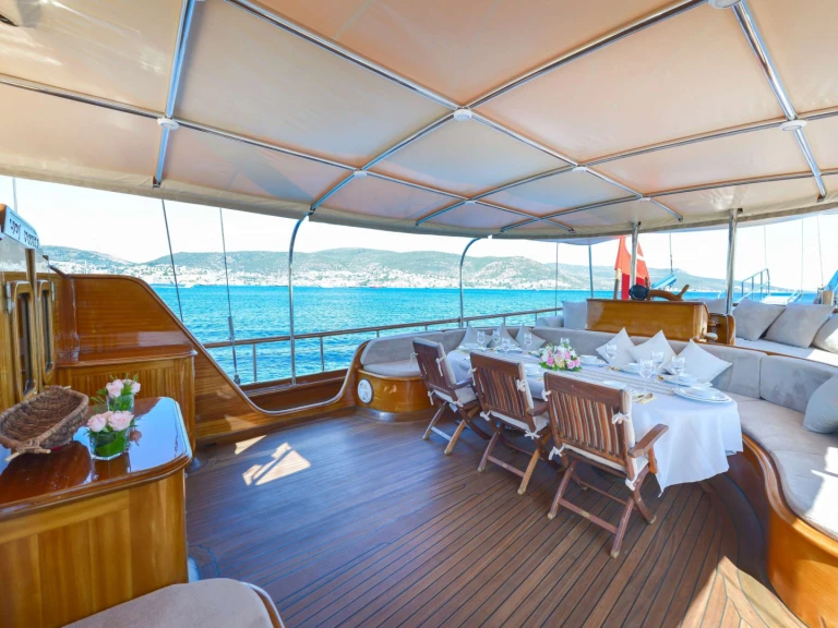Pronajmout Jachta se skipperem či ne Custom v Bodrum