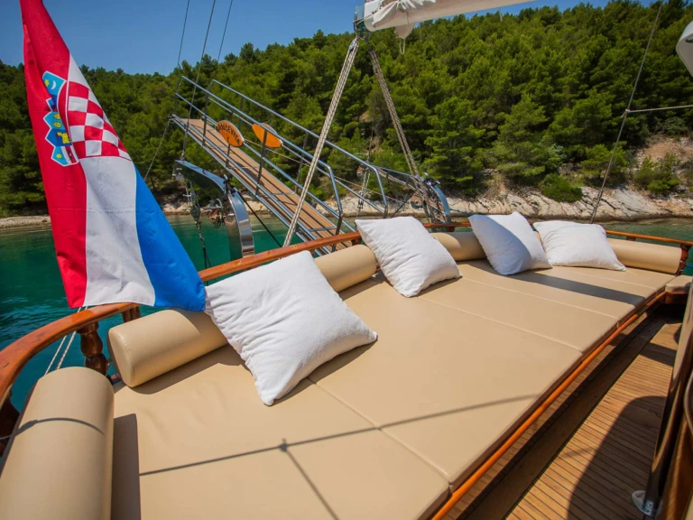 Pronájem Jachta v Šibenik  -costume Dolce Vita