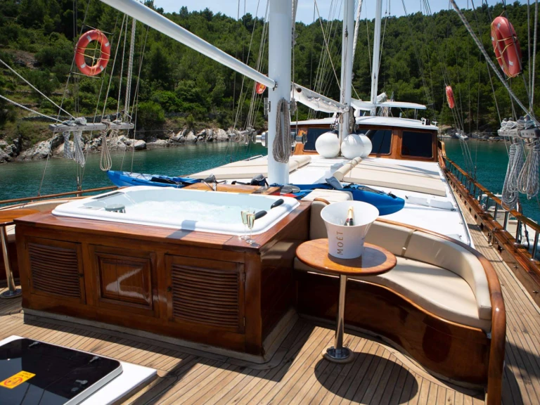 Pronájem lodi costume Dolce Vita v Šibenik  na Samboatu