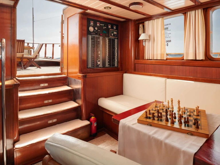 Pronájem lodi Kaštel Gomilica lákavé ceny QUEEN OF ADRIATIC