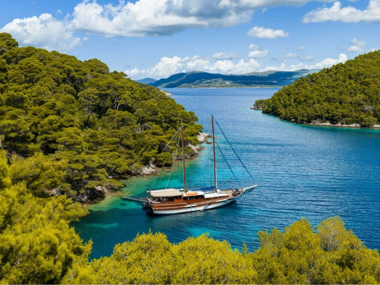 Custom Eleganza jednotlivci a charterové společnosti v Split