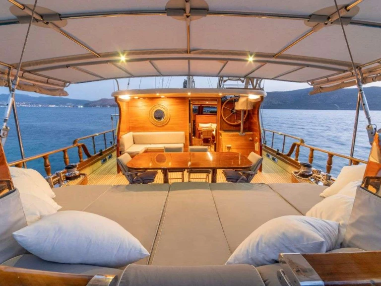 Pronajmout Jachta se skipperem či ne Custom v Bodrum