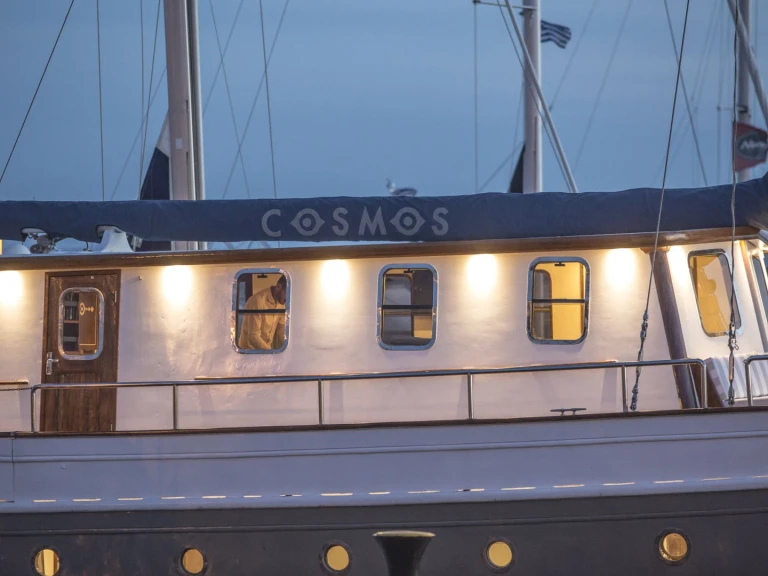 Pronájem lodi Custom COSMOS v Alimos na Samboatu