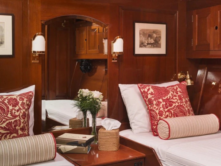 Pronajmout si Hinckley NORTHERN STAR v Sag Harbor