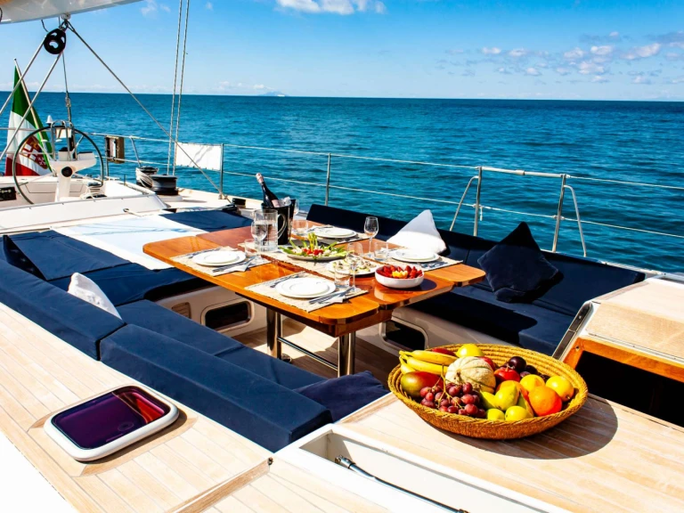 Pronajmout Jachta se skipperem či ne Franchini Yachts v Punta Ala