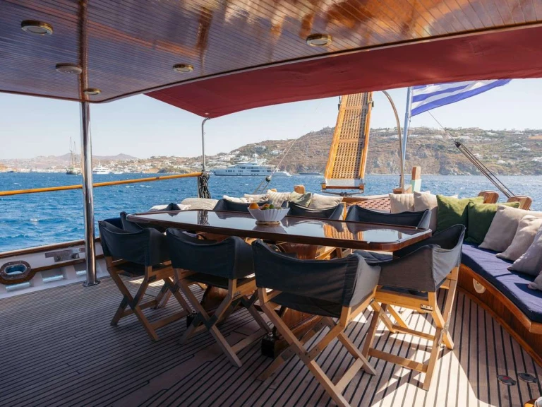 Pronajmout si Psaros Shipyard SEATZEN v Mykonos (ostrov)