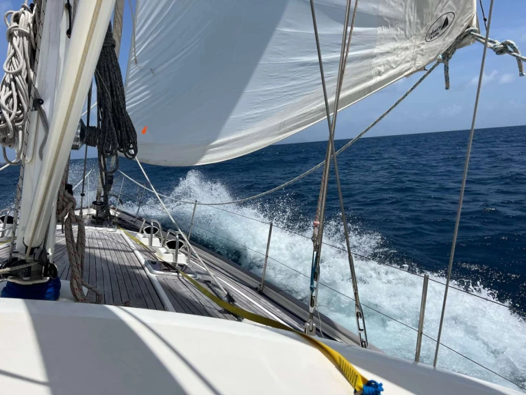 Pronajmout si Oyster Marine SEA PEARL v Karibik