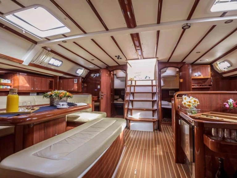 Pronájem Jachta v Atény -Ocean Yachts MYTHOS