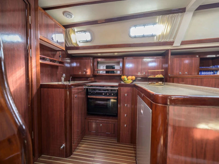 Pronájem lodi Ocean Yachts MYTHOS v Atény na Samboatu