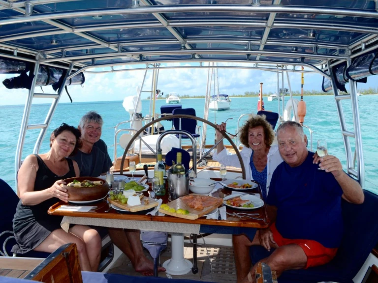 Pronajmout si W.I. Crealock THE DOVE v Antigua Island