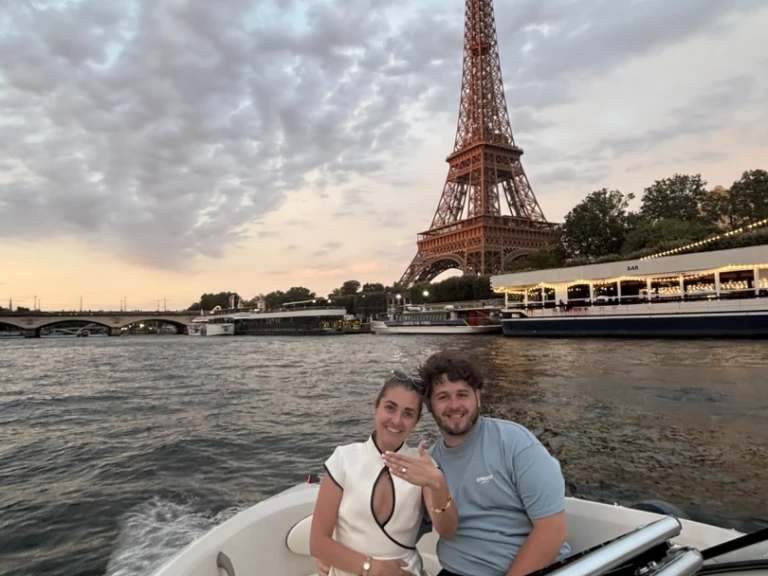 Pronajmout si Monterey Mercruser v Paris