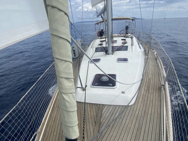 Pronajmout Plachetnice se skipperem či ne Bénéteau v Saint-Mandrier-sur-Mer