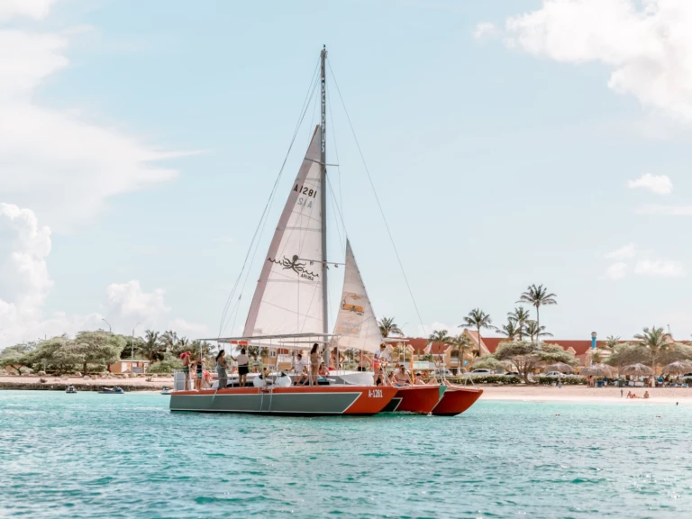 Pronájem lodi Aruba lákavé ceny custom